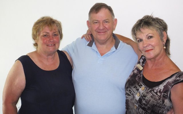 V.l.n.r: Elsebe Groenewald (Hospice Vrywilliger), Coenie Fourie (Organiseerder), Suzette Botha (Fondsinsamelaar)